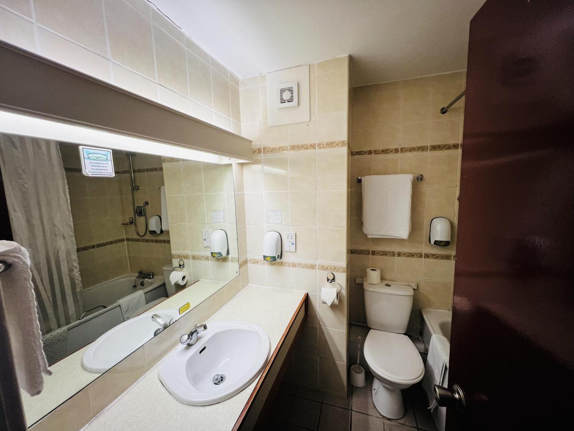 Ox Hotel Carlisle Carlisle  Ngoại thất bức ảnh